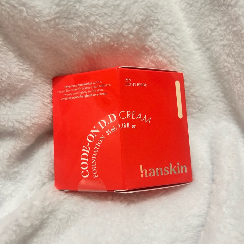 Hanskin Code On D.D Cream Foundation - Light Beige